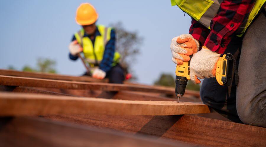 Professional residential roofers in Toivola, MI